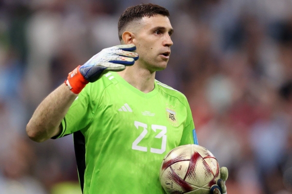 莫佩調侃撞傷萊諾成就大馬?。骸半y道他不應該對我心存感激嗎？”